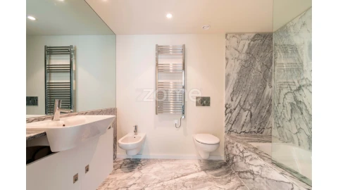 Apartamento T4 para Venda em Aldoar, Foz do Douro e Nevogilde