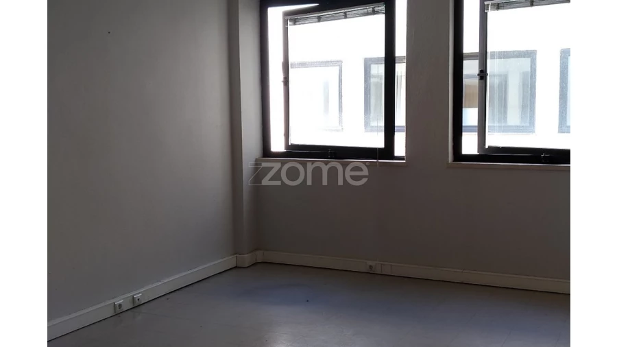 Escritório para Venda em Massamá e Monte Abraão Foto 3