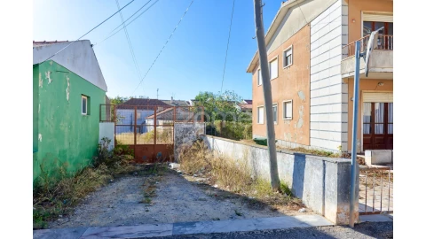Terreno para Venda em São Domingos de Rana