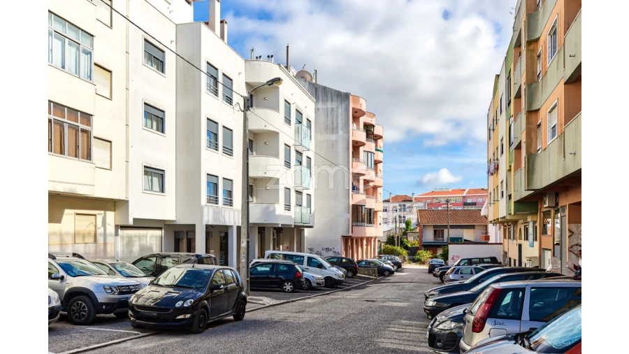 Negócio para Venda em Algueirão-Mem Martins Foto 1