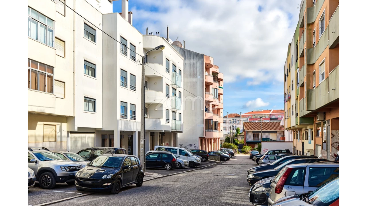 Negócio para Venda em Algueirão-Mem Martins Foto 1