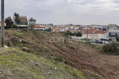 Terreno para Venda em Charneca de Caparica e Sobreda