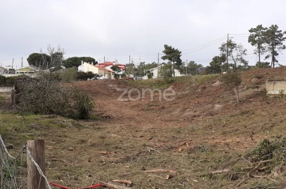 Terreno para Venda em Charneca de Caparica e Sobreda