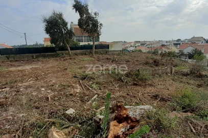Terreno para Venda em Charneca de Caparica e Sobreda
