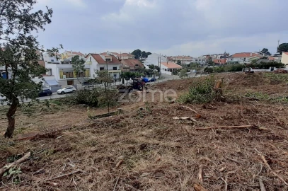 Terreno para Venda em Charneca de Caparica e Sobreda