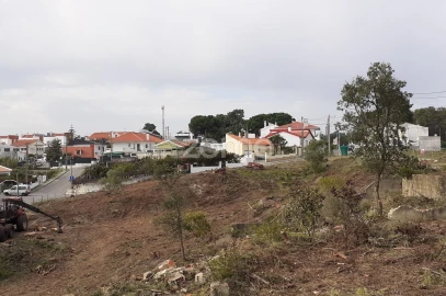 Terreno para Venda em Charneca de Caparica e Sobreda