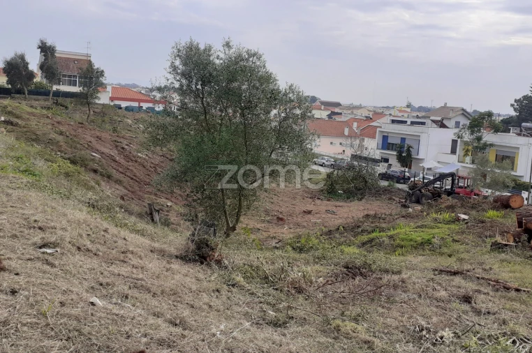 Terreno para Venda em Charneca de Caparica e Sobreda Foto 9