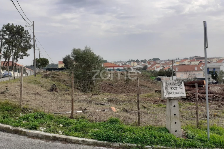 Terreno para Venda em Charneca de Caparica e Sobreda Foto 3
