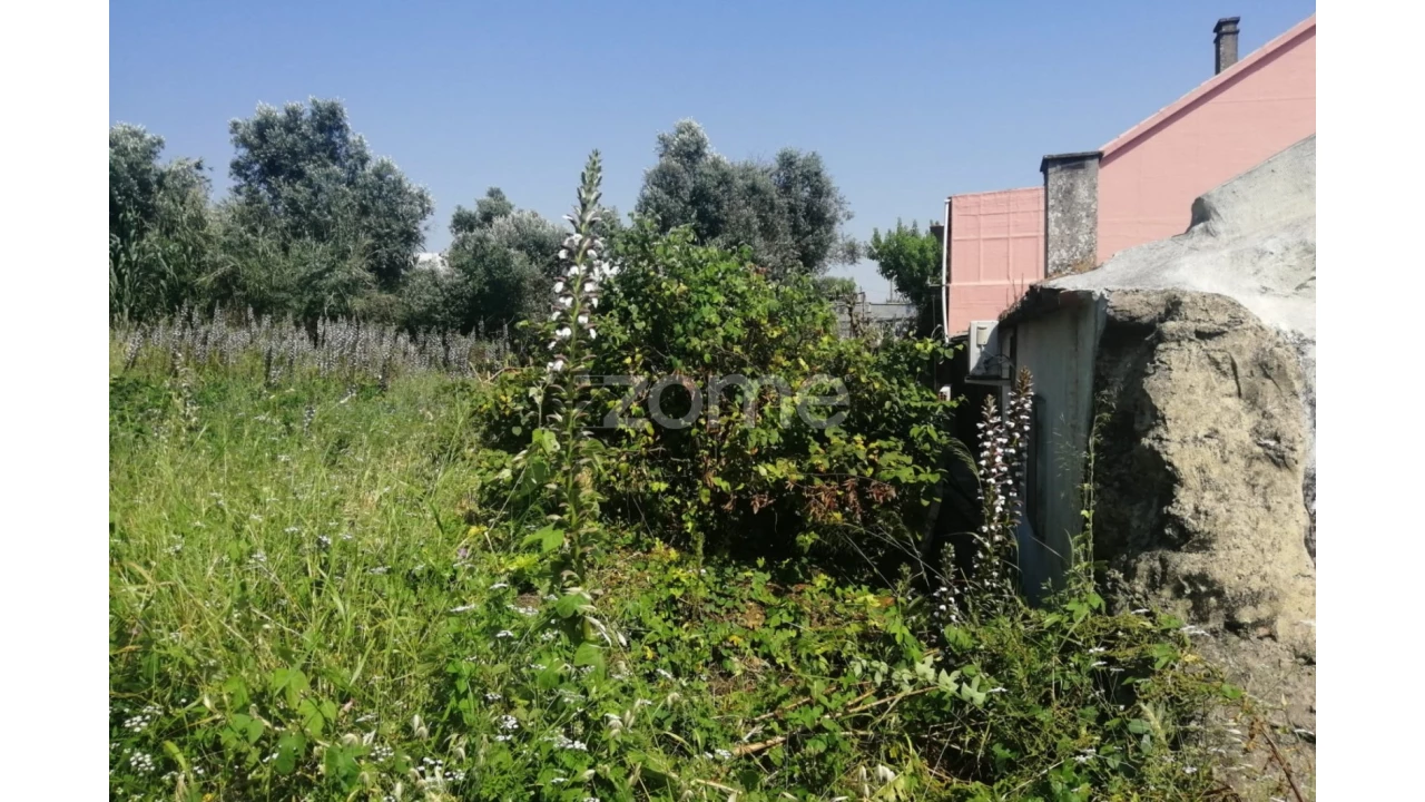 Terreno para Venda em Pontinha e Famões Foto 9
