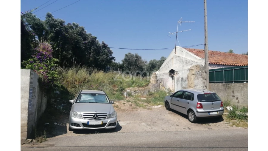 Terreno para Venda em Pontinha e Famões Foto 2