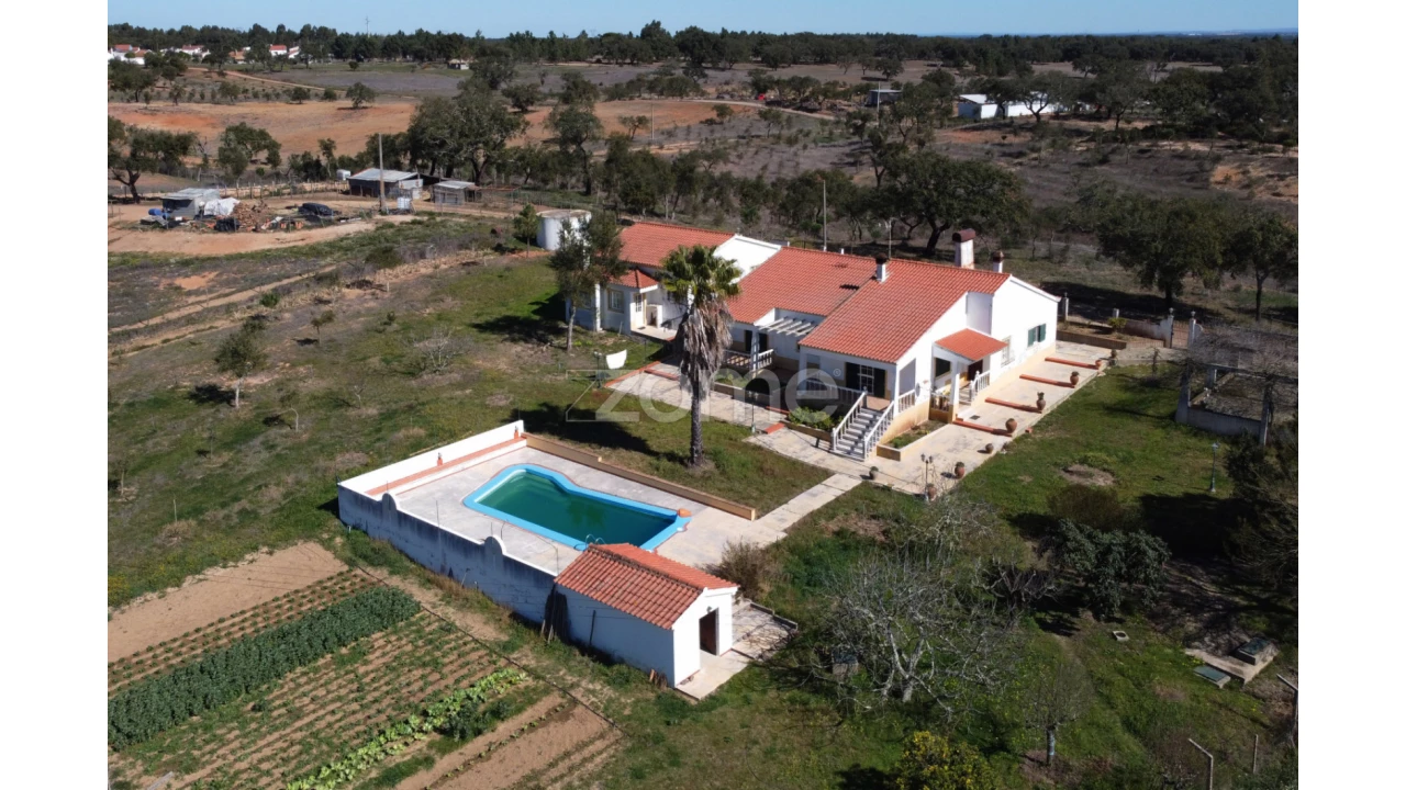 Quinta T5 para Venda em Abela Foto 2