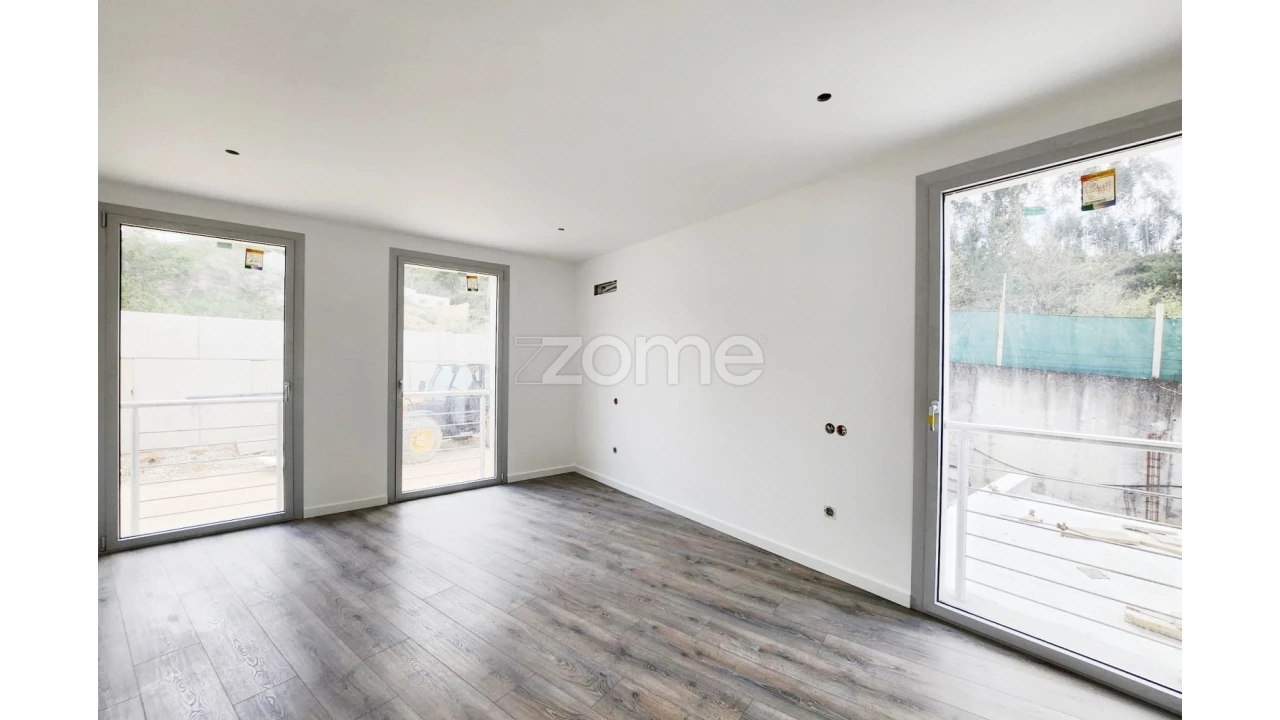 Apartamento T4 para Venda em Pombal Foto 1