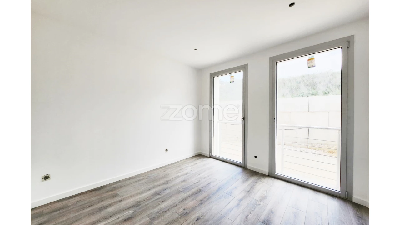 Apartamento T4 para Venda em Pombal Foto 24