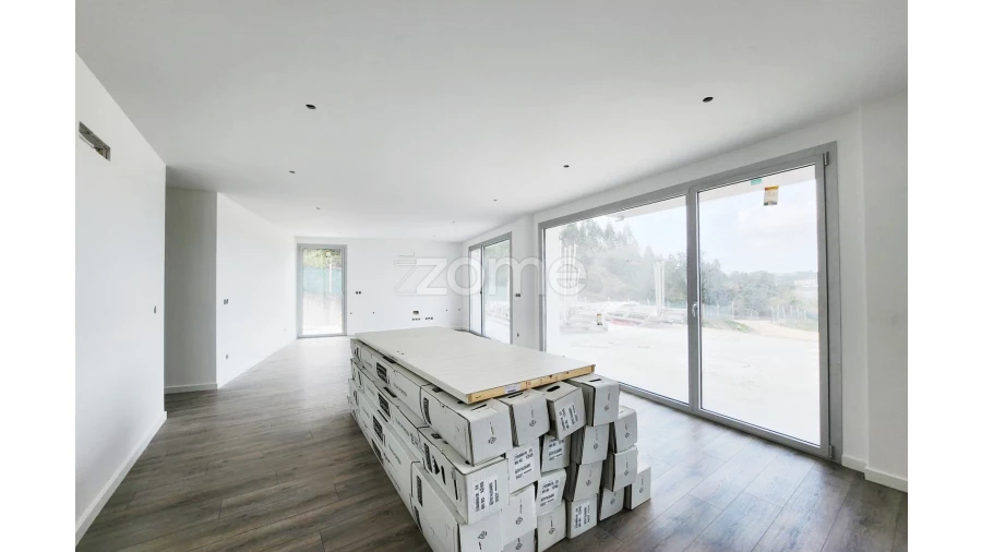 Apartamento T4 para Venda em Pombal Foto 20