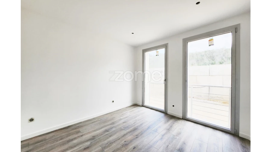 Apartamento T4 para Venda em Pombal Foto 24