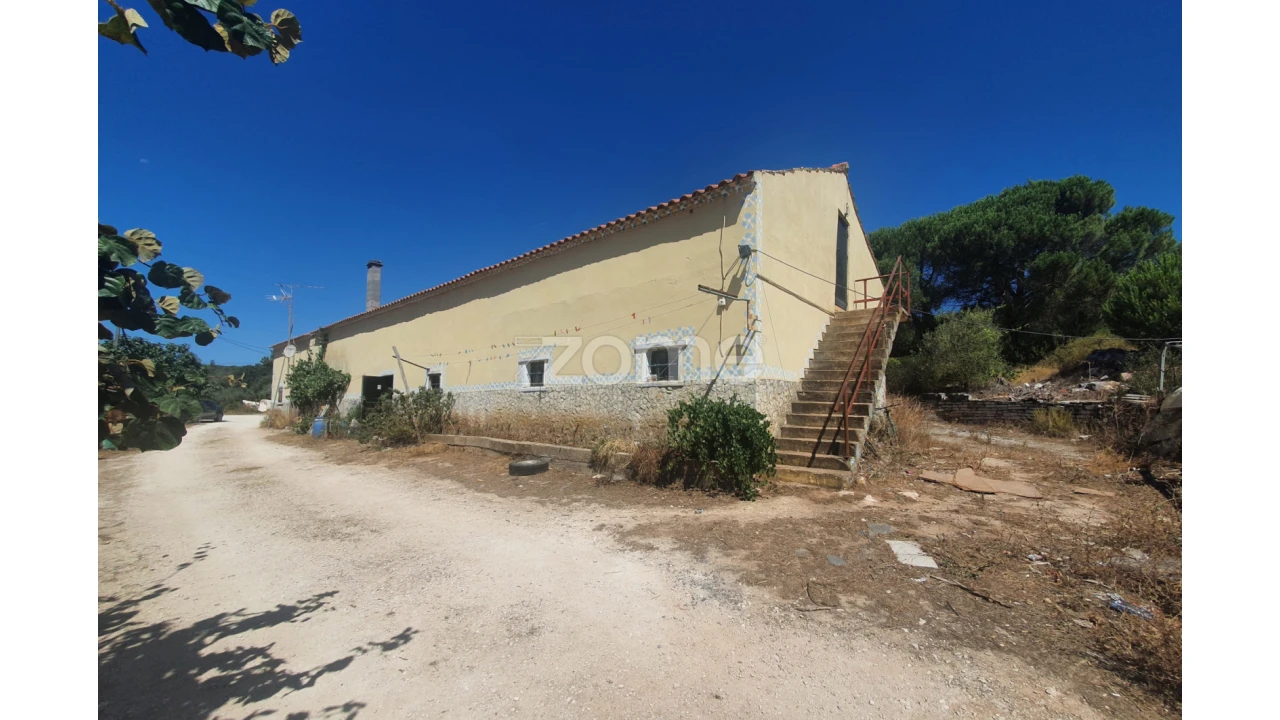 Moradia T10 para Venda em Alcanede Foto 3