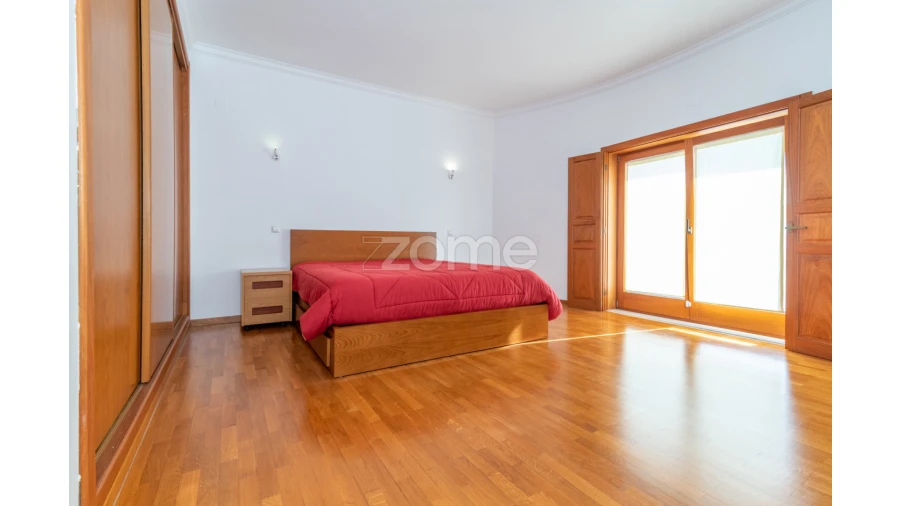 Moradia T5 para Venda em Cernache Foto 32