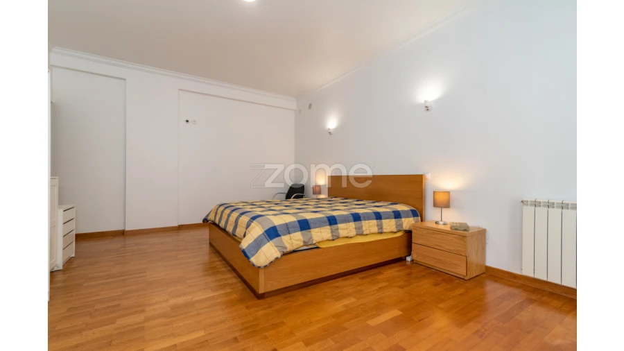 Moradia T5 para Venda em Cernache Foto 37