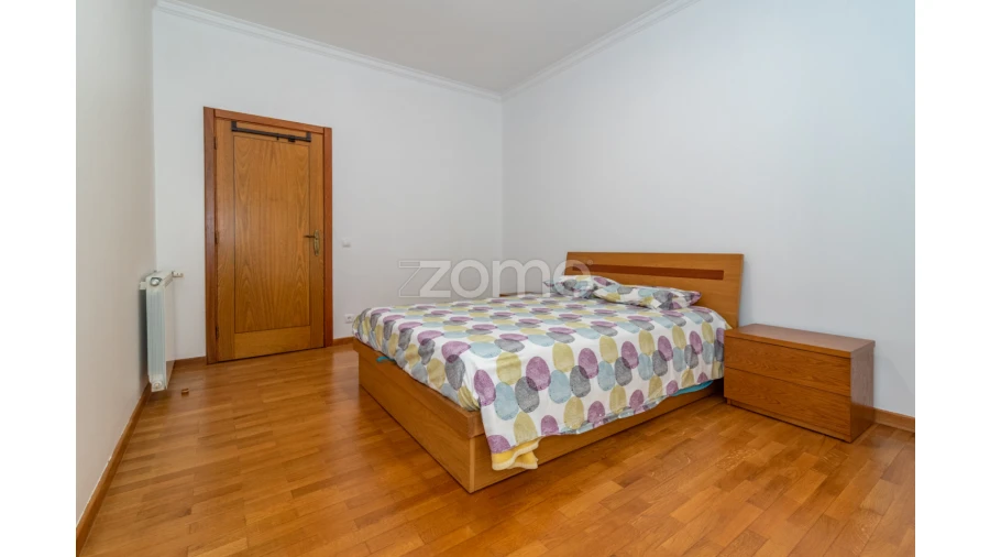 Moradia T5 para Venda em Cernache Foto 43