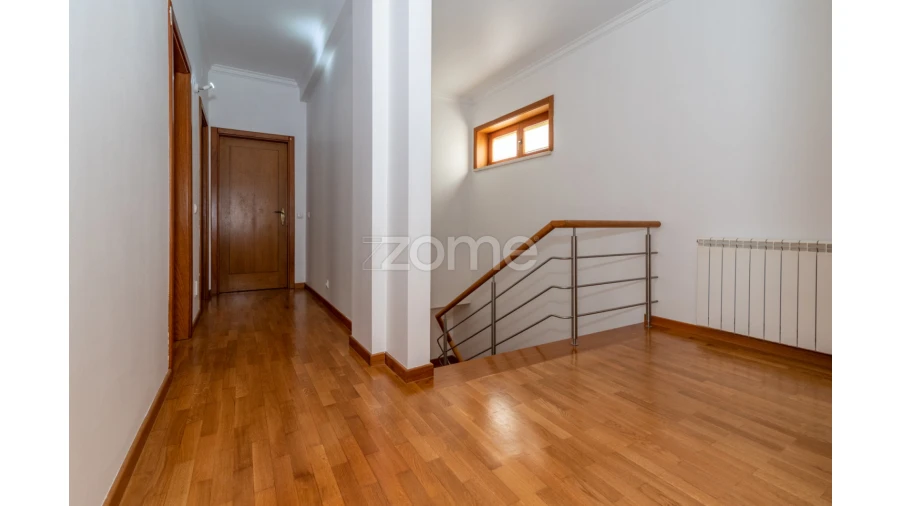 Moradia T5 para Venda em Cernache Foto 23