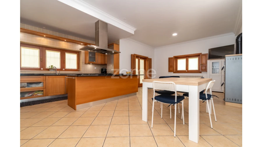 Moradia T5 para Venda em Cernache Foto 18