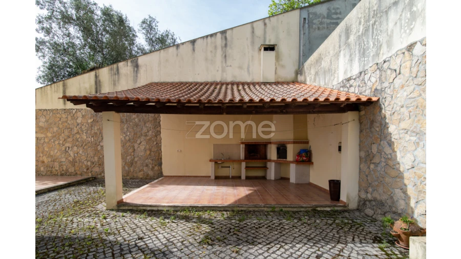 Moradia T5 para Venda em Cernache Foto 3