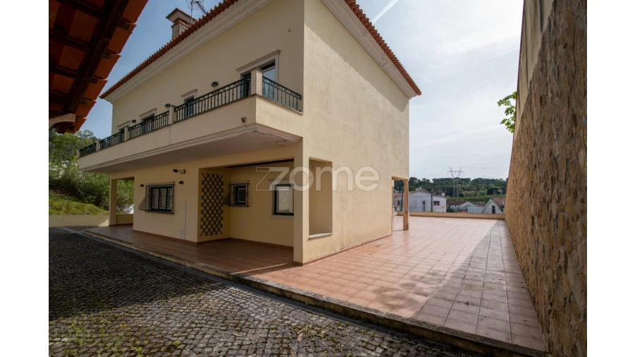 Moradia T5 para Venda em Cernache Foto 5