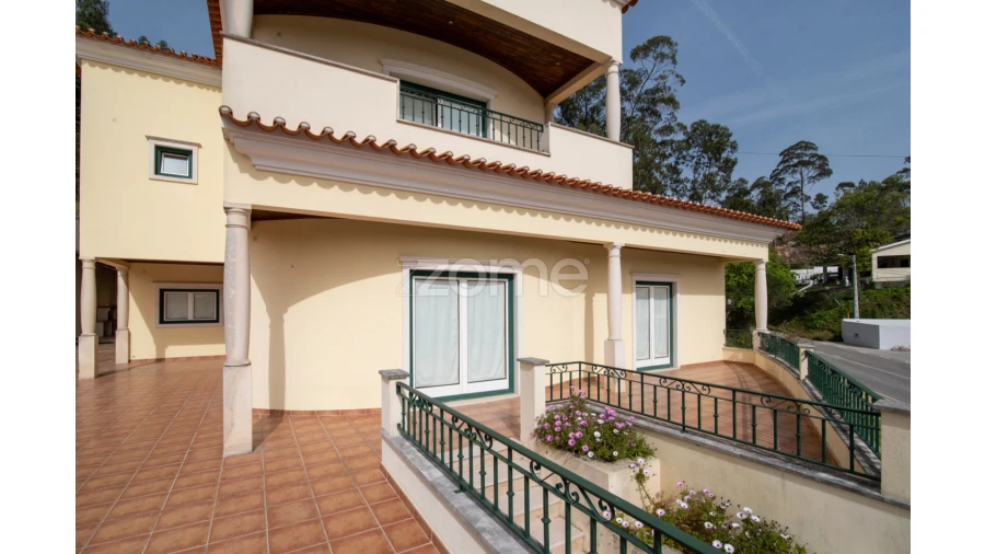 Moradia T5 para Venda em Cernache Foto 9