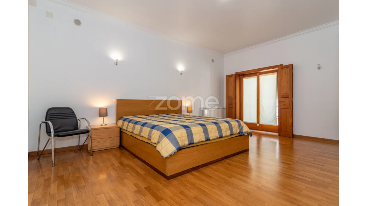 Moradia T5 para Venda em Cernache Foto 38