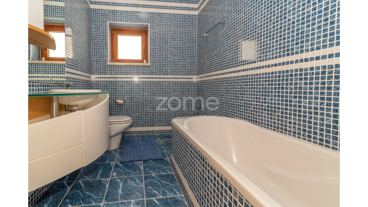 Moradia T5 para Venda em Cernache Foto 39