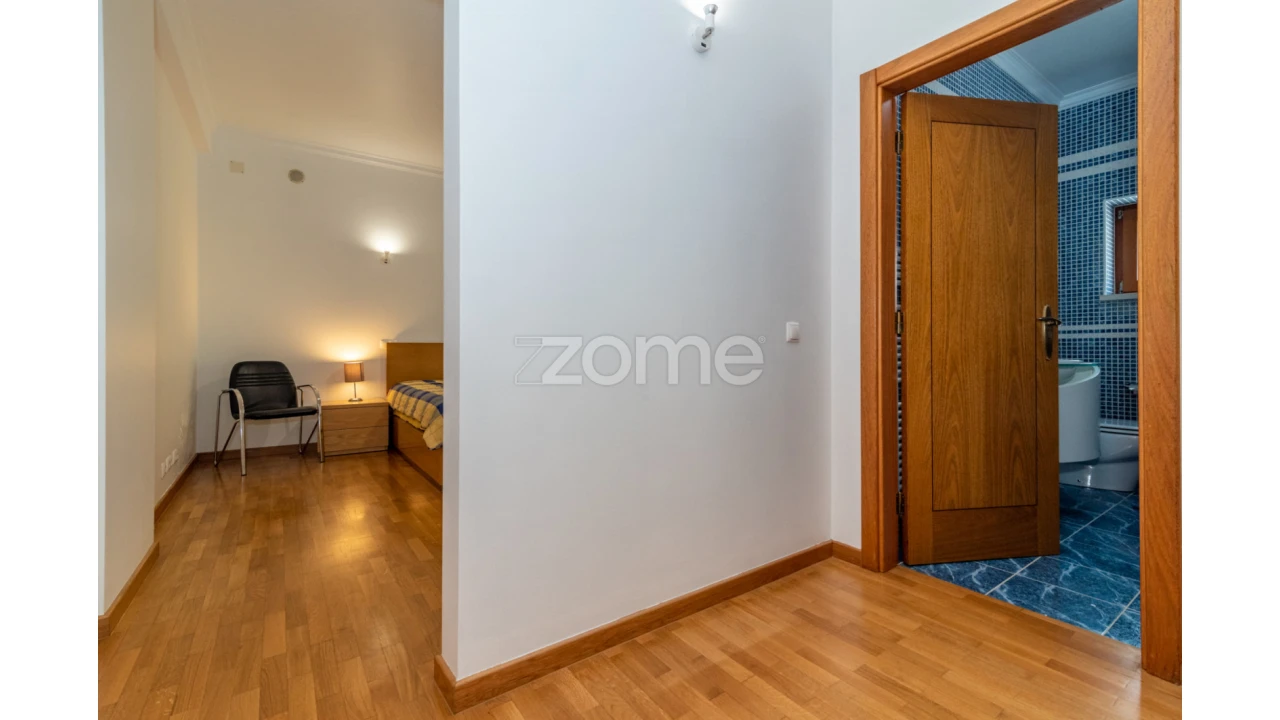 Moradia T5 para Venda em Cernache Foto 41