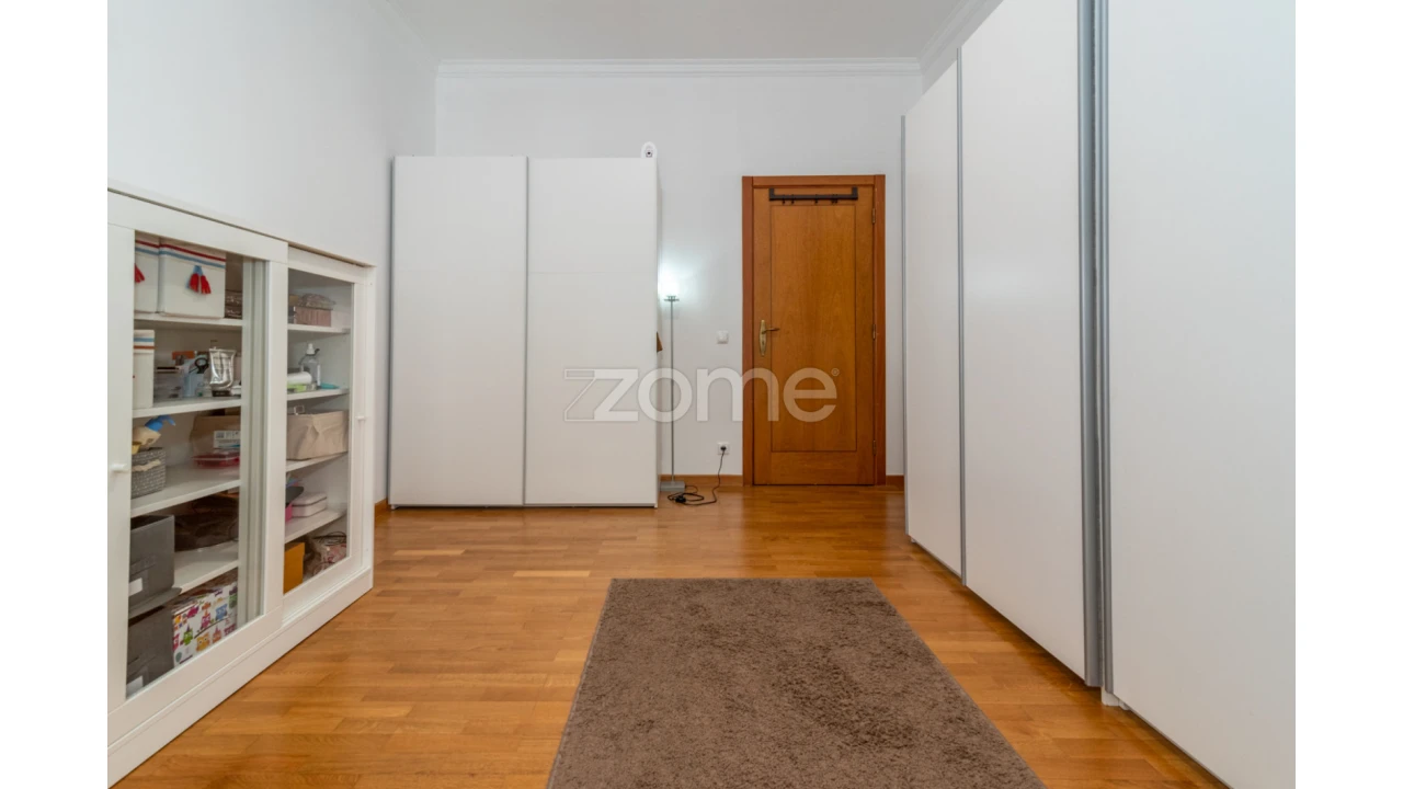 Moradia T5 para Venda em Cernache Foto 45