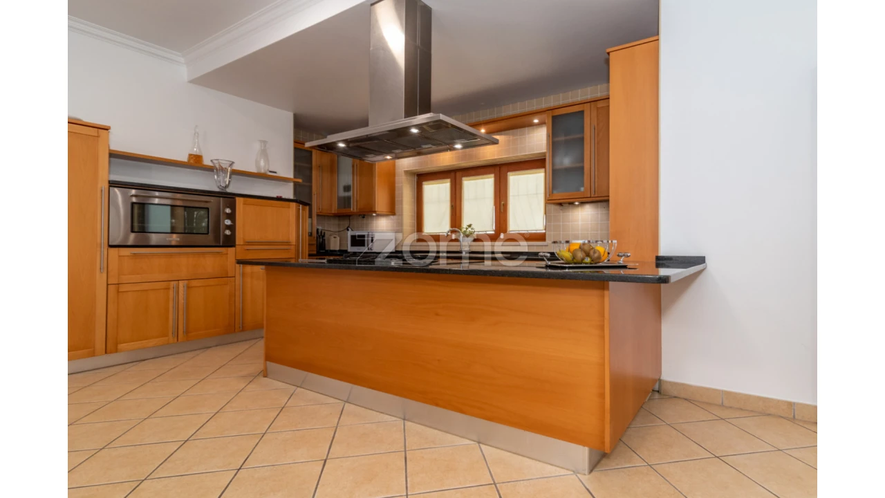 Moradia T5 para Venda em Cernache Foto 15