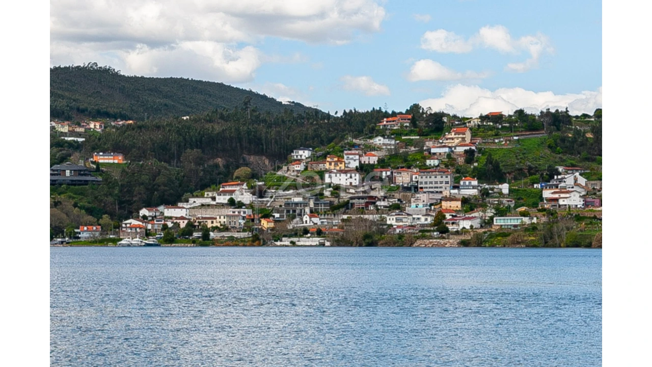 Terreno para Venda em Melres e Medas Foto 17