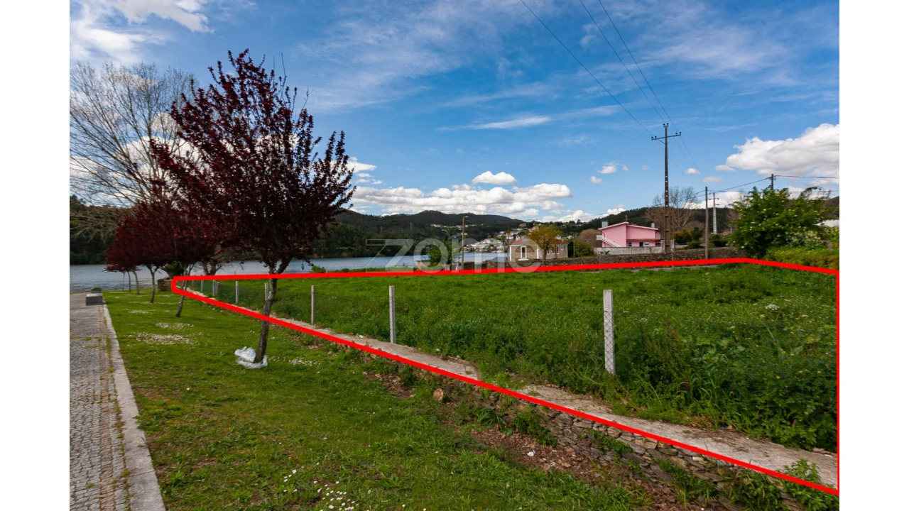 Terreno para Venda em Melres e Medas Foto 2