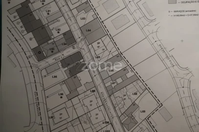 Terreno para Venda em Pontinha e Famões