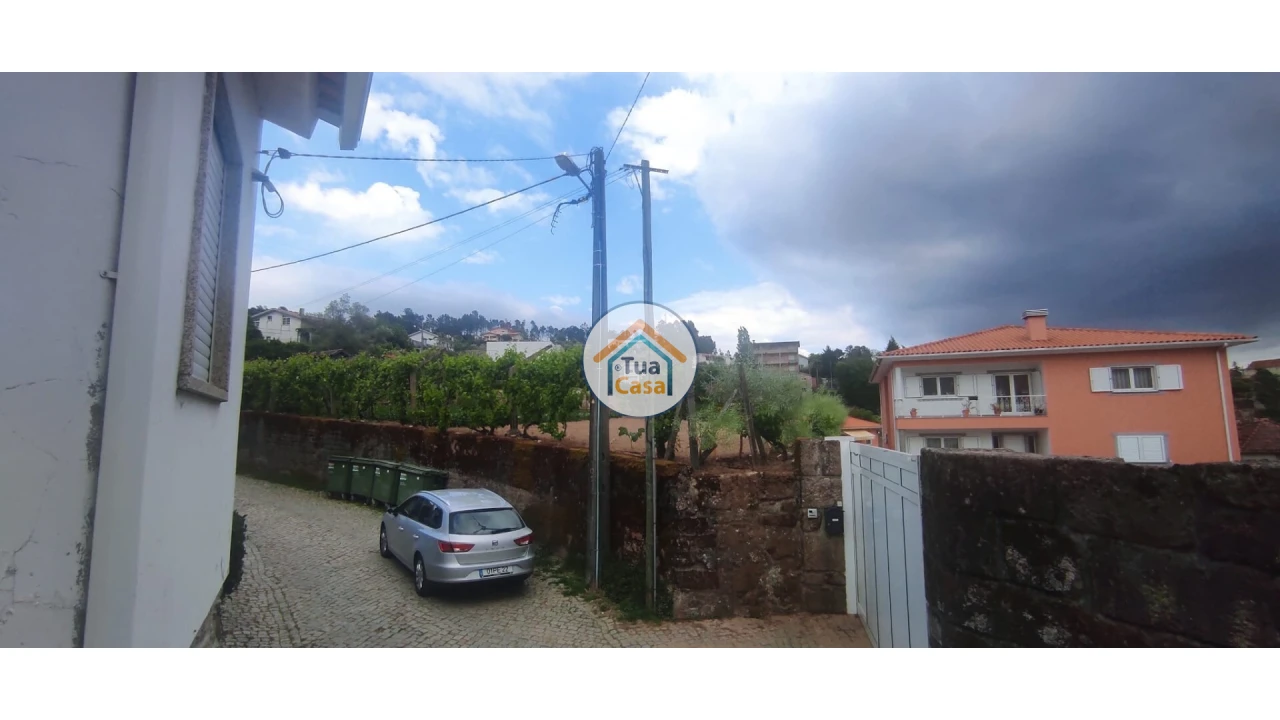 Moradia T3 para Venda em Castro Daire Foto 4