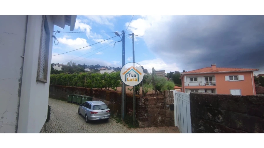 Moradia T3 para Venda em Castro Daire Foto 4