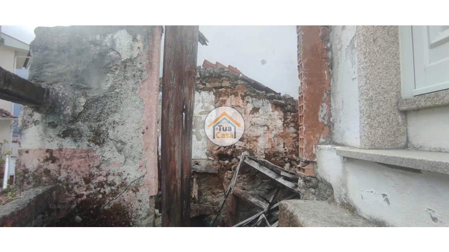 Moradia T3 para Venda em Castro Daire Foto 8