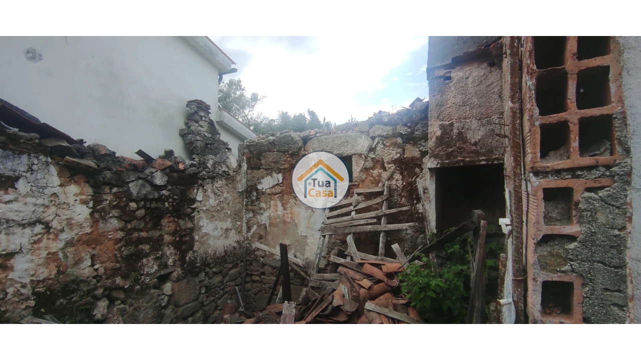 Moradia T3 para Venda em Castro Daire Foto 2