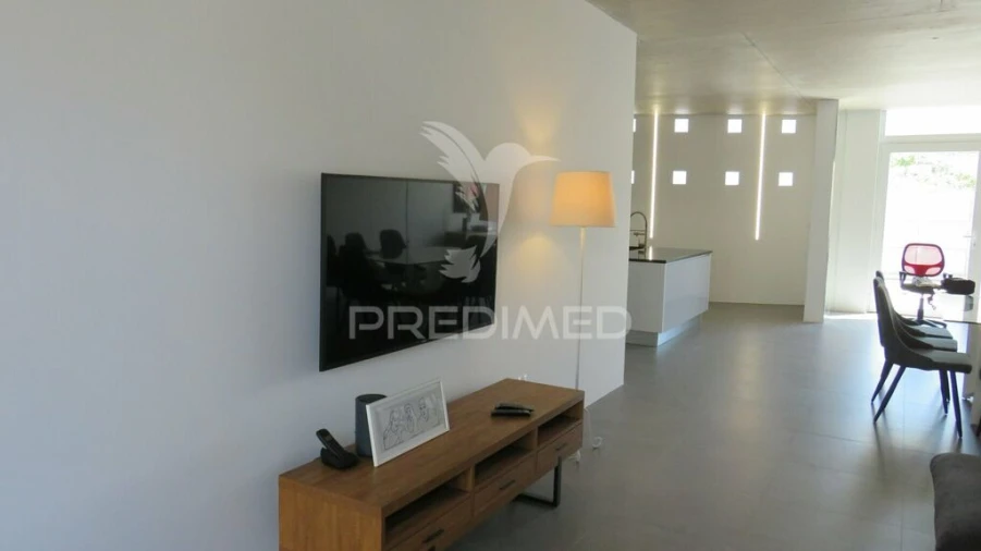 Moradia T4 para Venda em Camara de Lobos Foto 9