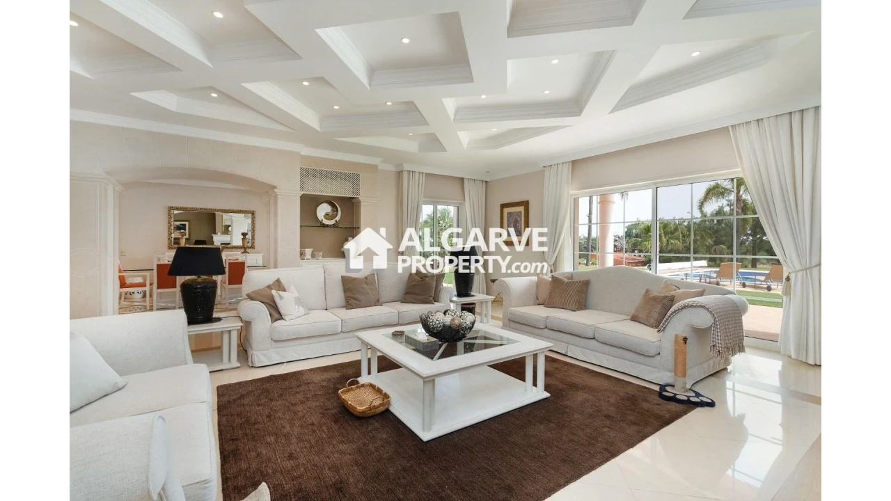 Moradia T4 para Venda em Pechão Foto 2