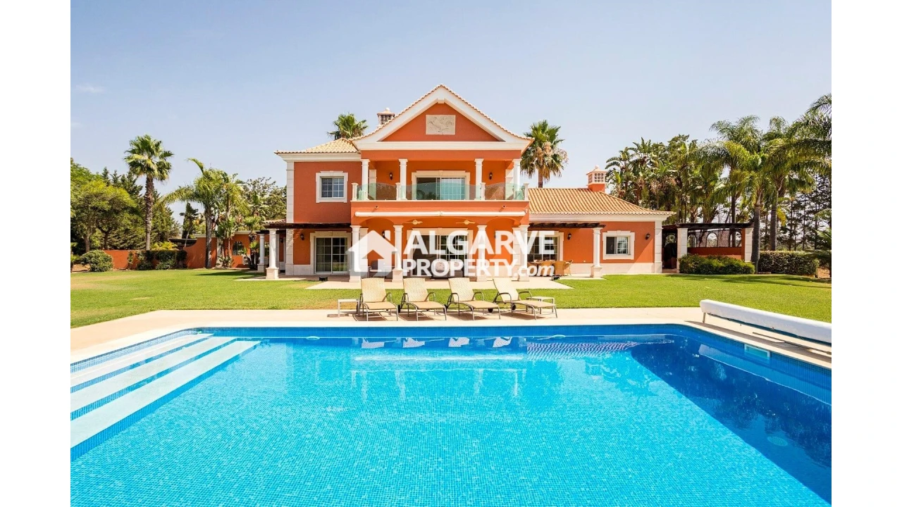 Moradia T4 para Venda em Pechão Foto 35