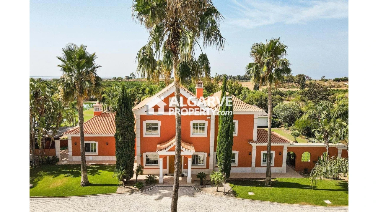 Moradia T4 para Venda em Pechão Foto 39