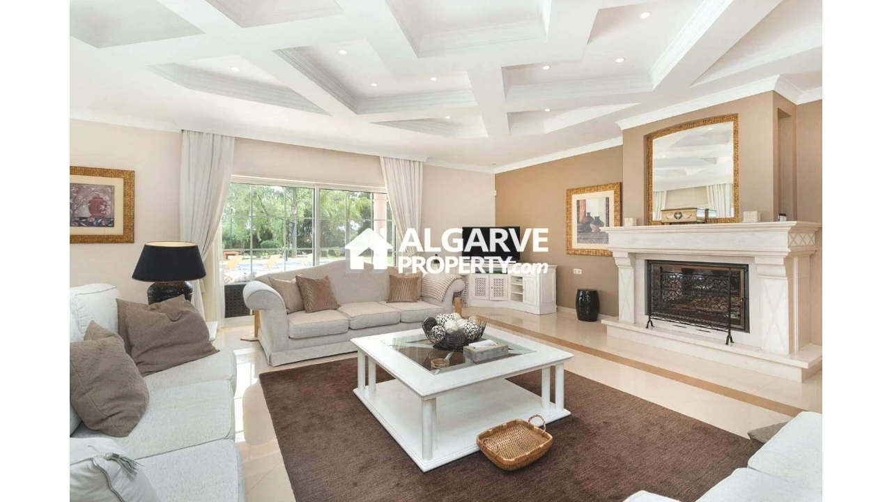 Moradia T4 para Venda em Pechão Foto 8