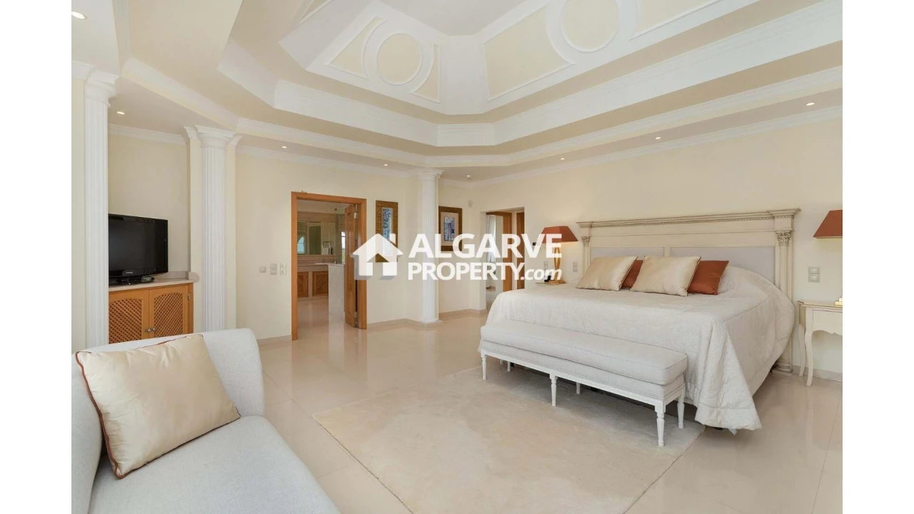 Moradia T4 para Venda em Pechão Foto 13