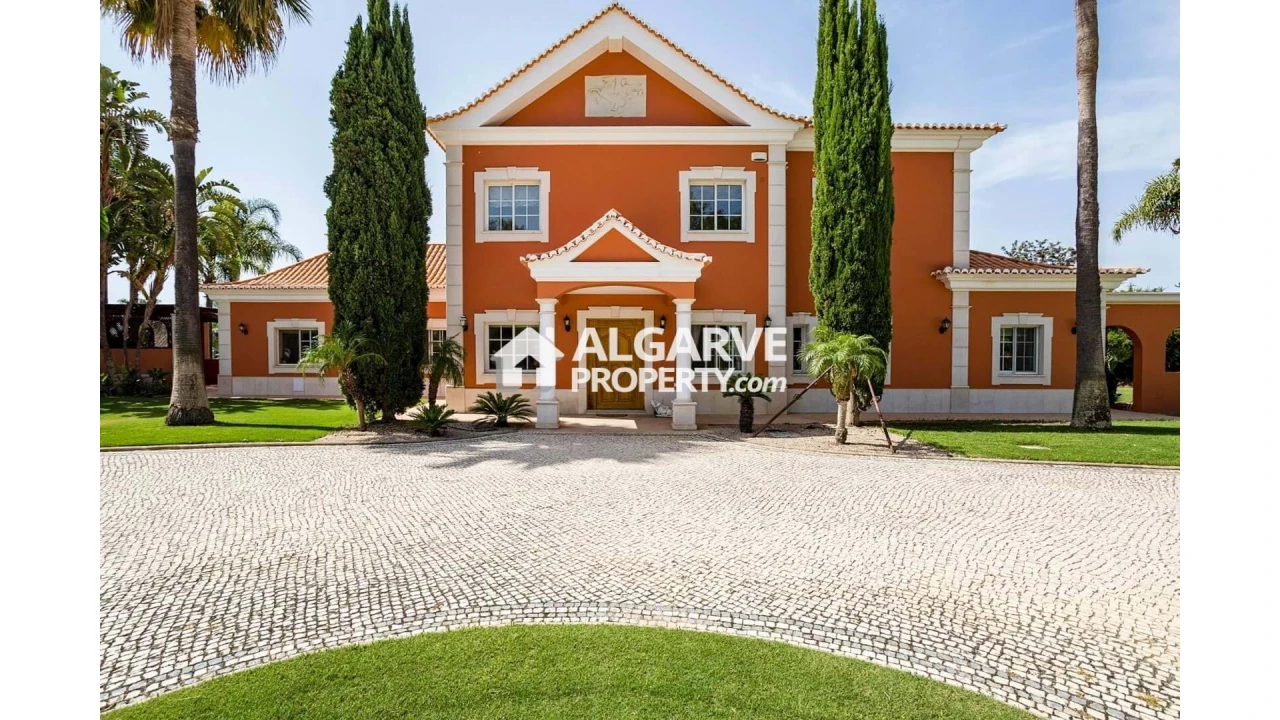 Moradia T4 para Venda em Pechão Foto 6