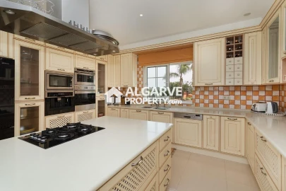 Moradia T4 para Venda em Pechão