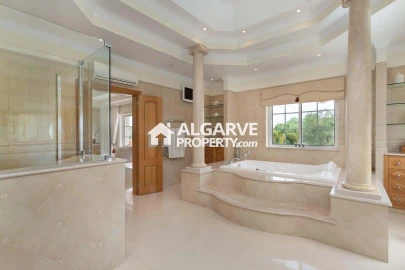 Moradia T4 para Venda em Pechão