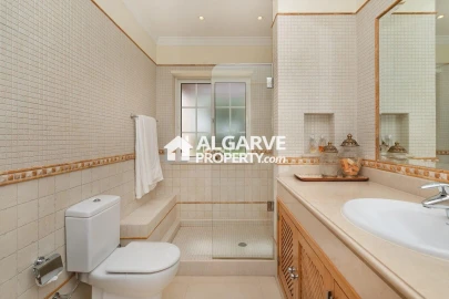 Moradia T4 para Venda em Pechão